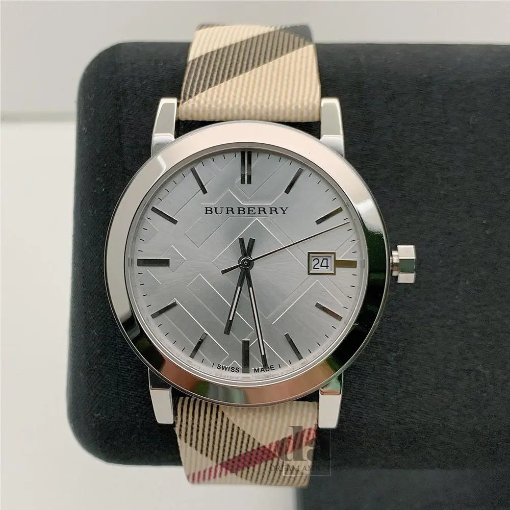 Burberry BU9022 Heritage Nova Check Analog Quartz Women`s Wrist Watch