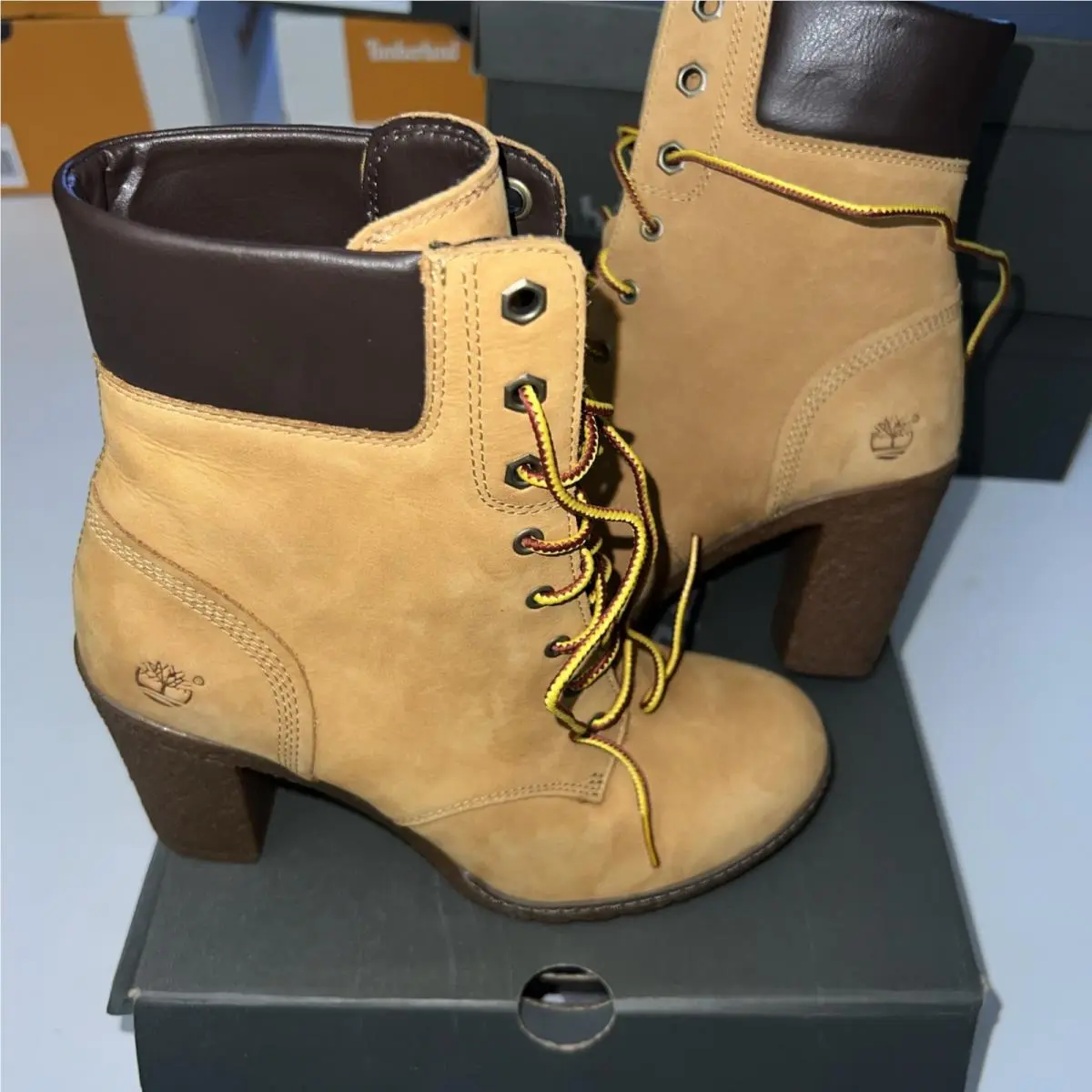 Timberland Women`s Glancy 6-inch TB08715A Waterproof Boot Wheat Nubuck Sz 7.5