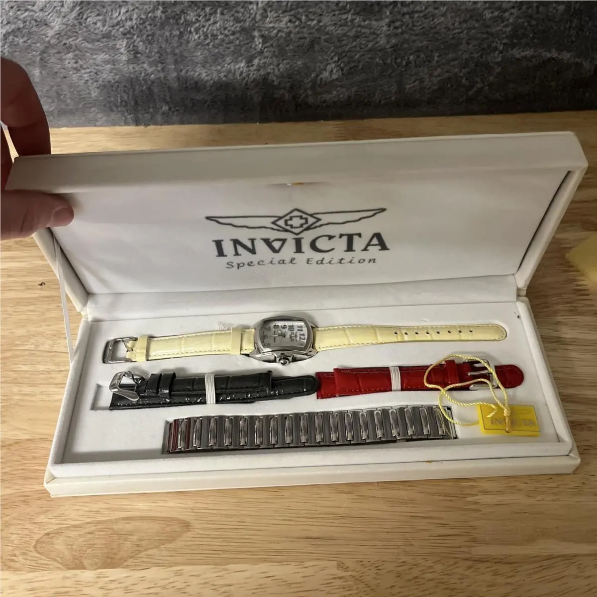 Invicta Lupah Special Edition Women’s Watch Paperwork Etc Model 4230