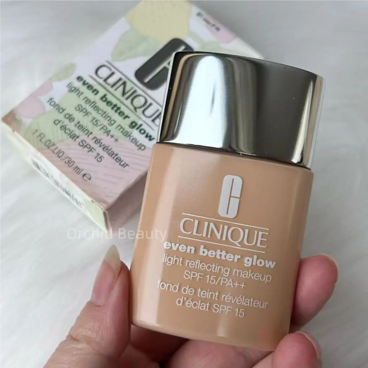 Clinique Glow Light Reflecting Makeup SPF15 61 Ivory F-n Full Size 30ml