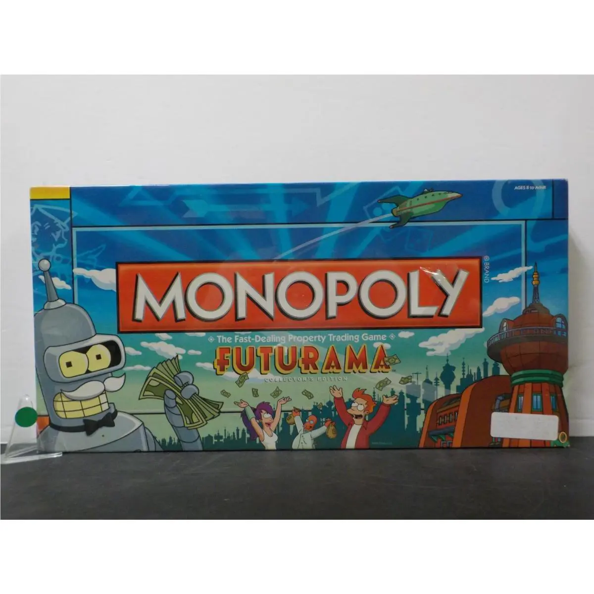 G204 Futurama Monopoly Collector’s Edition Board Game Still