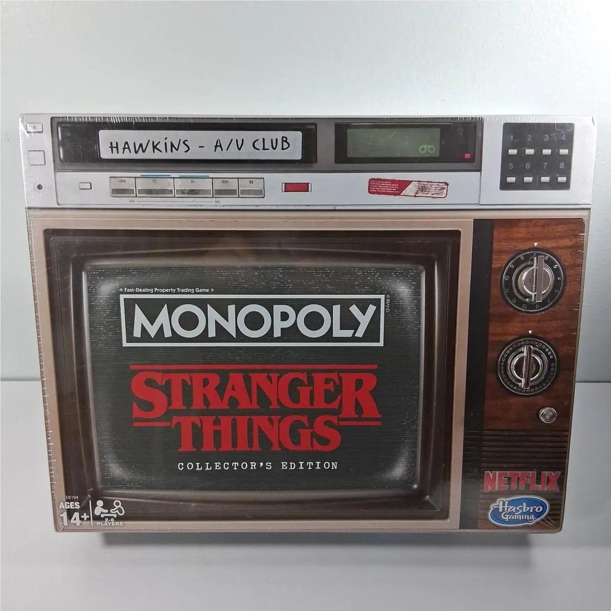Monopoly E8194 Stranger Things Collectors Edition Board Game