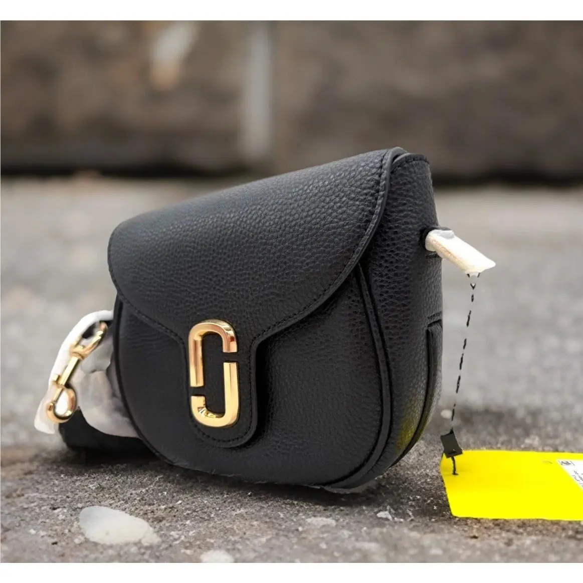 Marc Jacobs The J Marc Pebbled Leather Saddle Crossbody Bag-black
