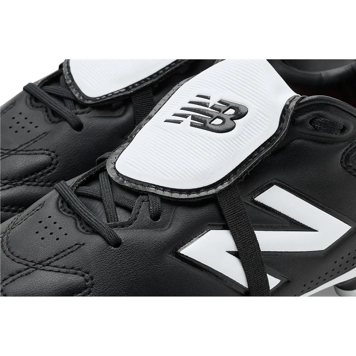 New Balance shoes - Black/NB White 4