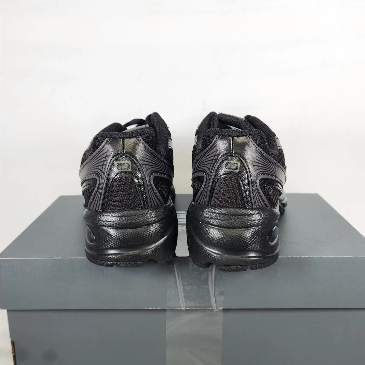 New Balance shoes - New Balance 740 - Black 2