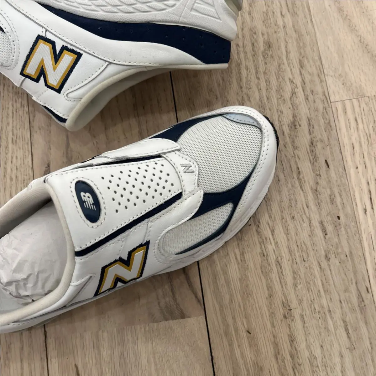 New Balance shoes - 2002r - M2002rmo - White 9