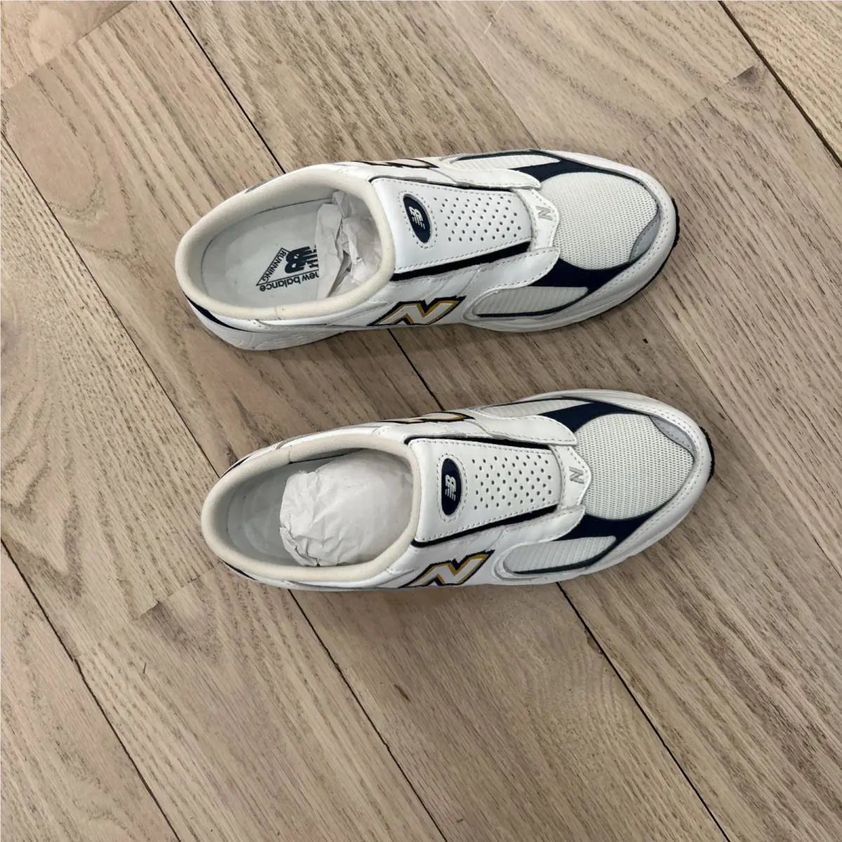 New Balance shoes - 2002r - M2002rmo - White 1