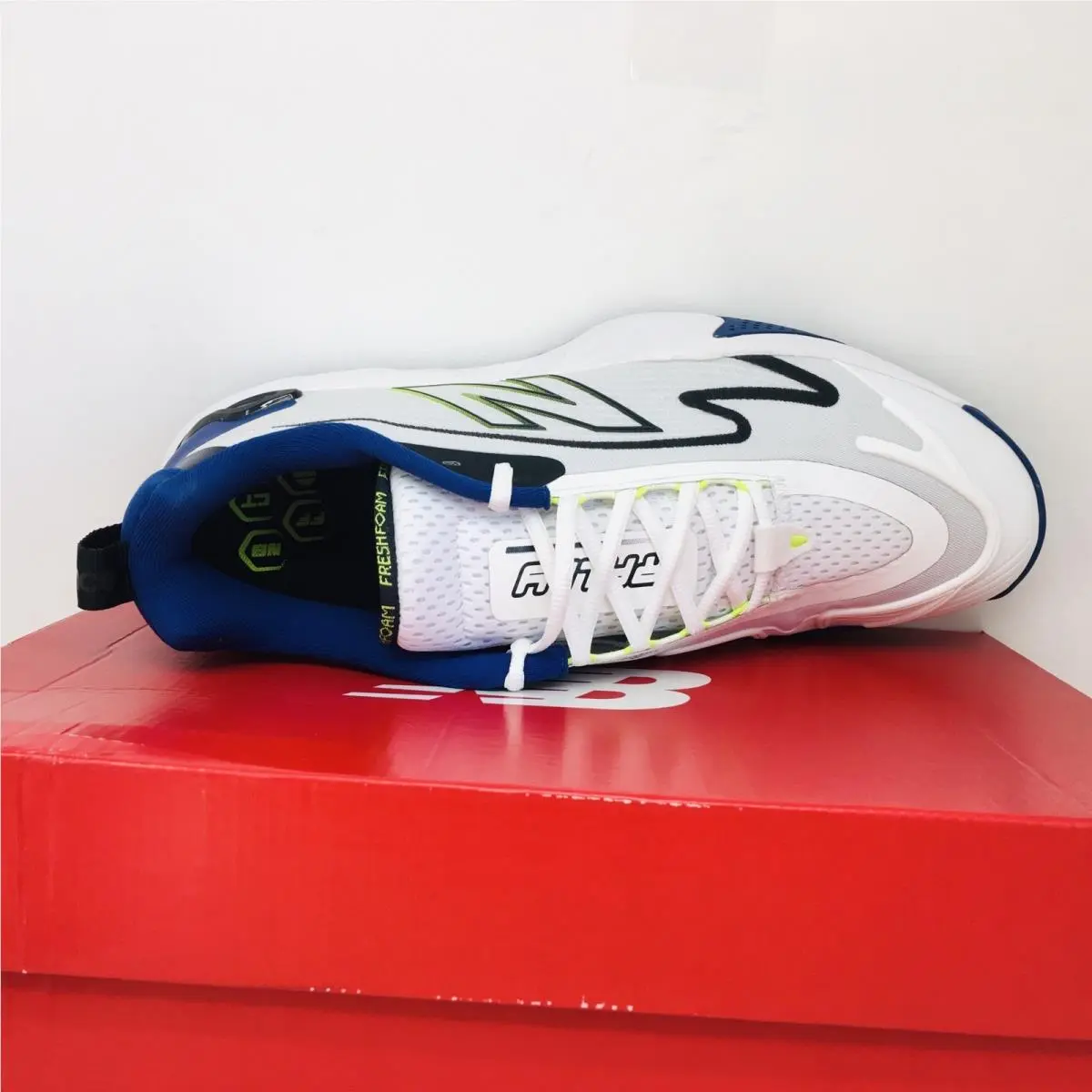 New Balance shoes - New Balance Fresh Foam - Fresh Foam - MCHRALW1 - White / Royal Blue / Black / Neon Green Accents 6