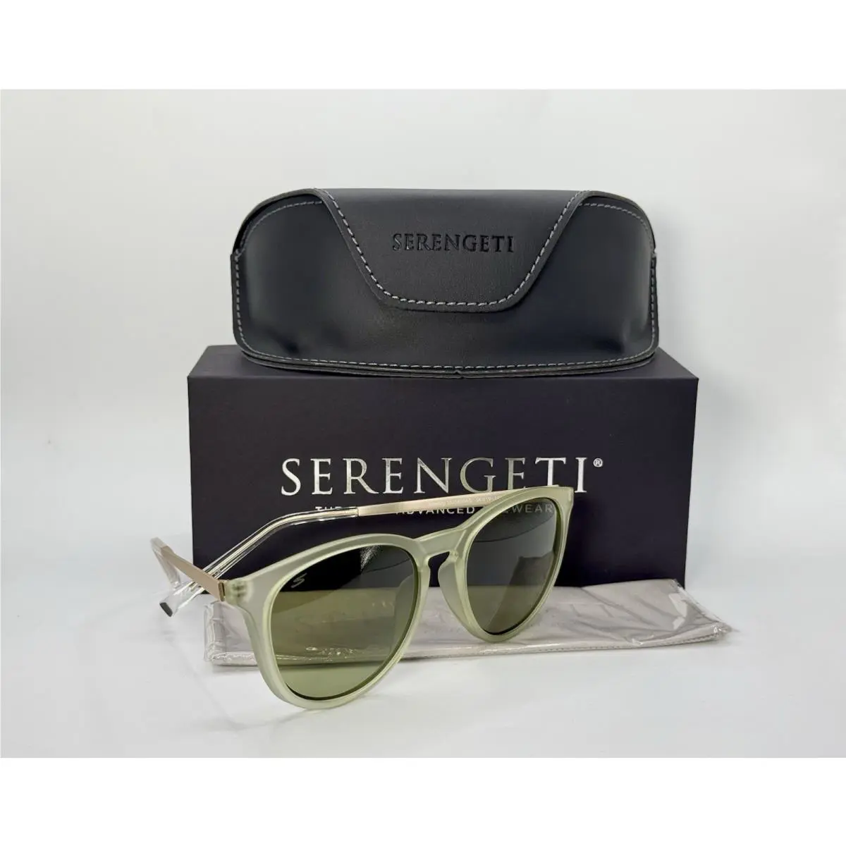 Serengeti Sunglasses Brawley SS556004 Polarized Photochromatic