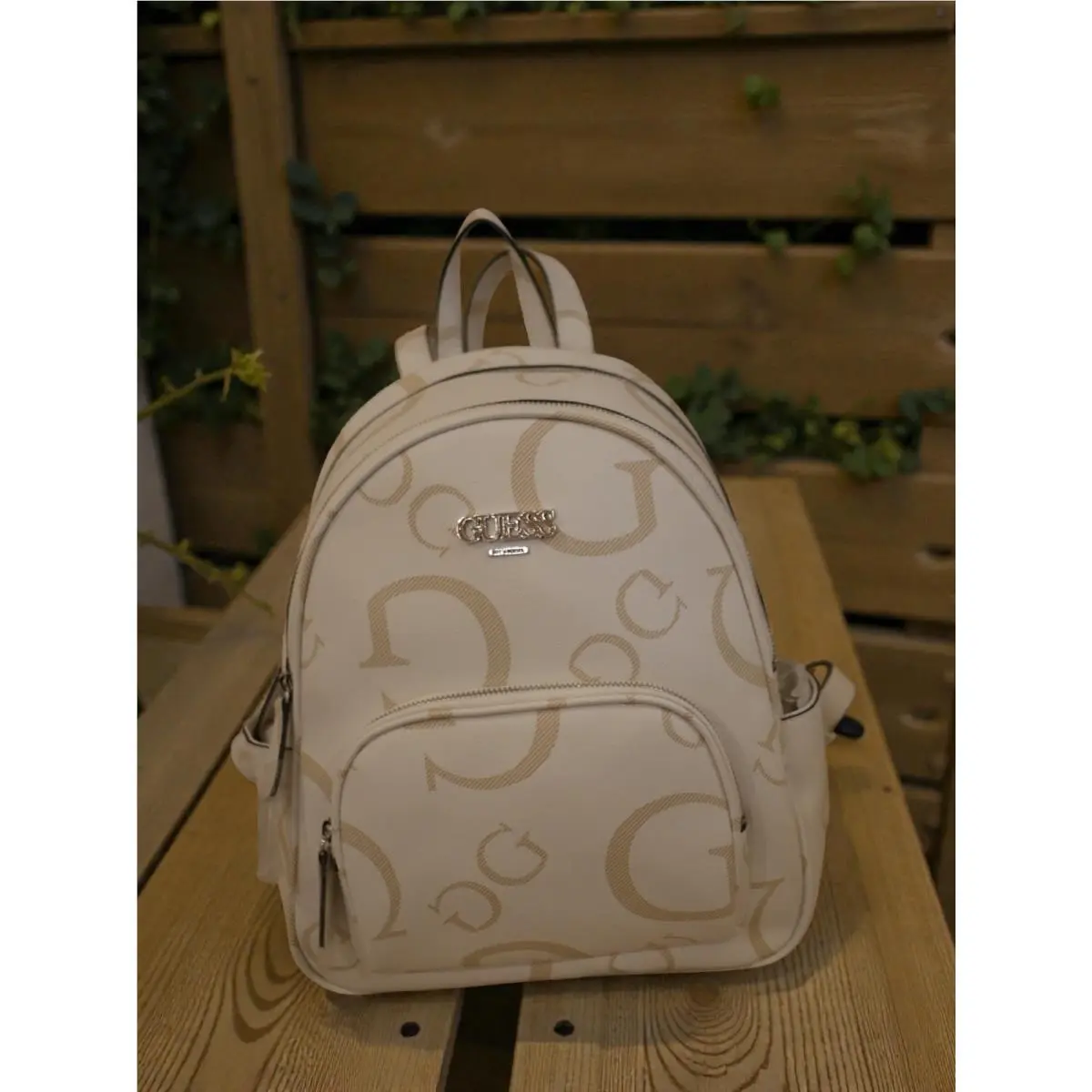 Small Guess White Tan Logo Backpack Ryerson Side Pockets Double Compartments