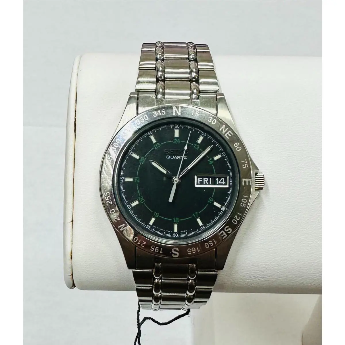 Men`s Seiko Quartz Watch with Grey Stainless Steel Case 7N43-6A40