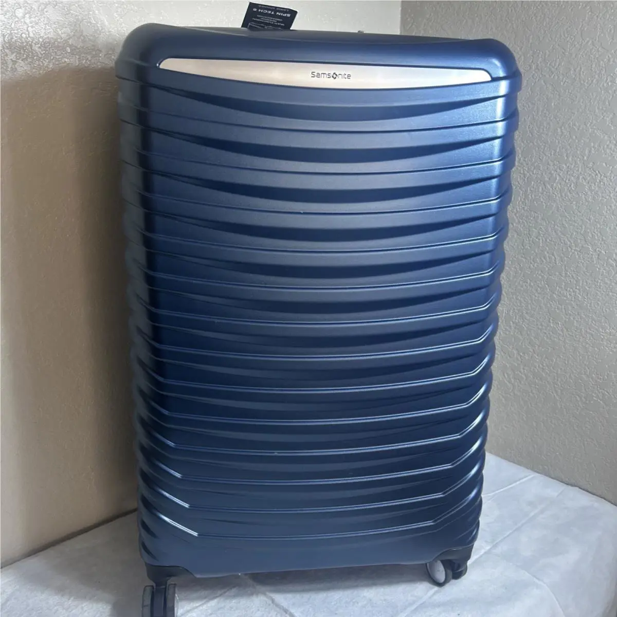 Samsonite Spin Tech 6 Large Spinner Color: Lagoon Blue