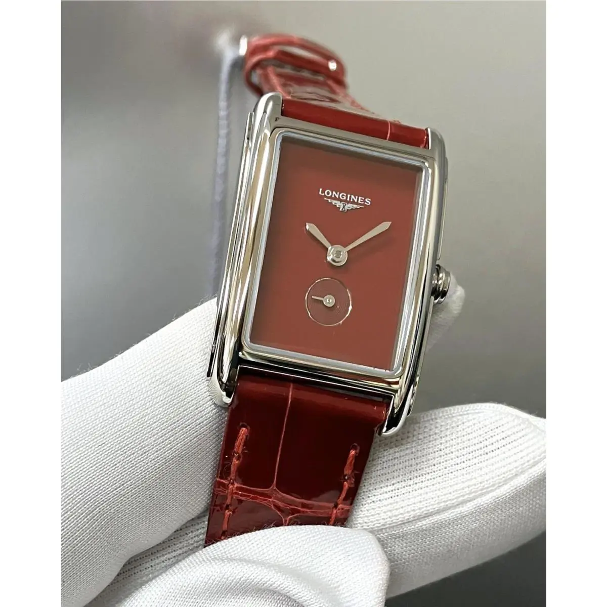 Longines Dolcevita Quartz 20mm Red Dial Leather Women`s Watch L5.255.4.98.2