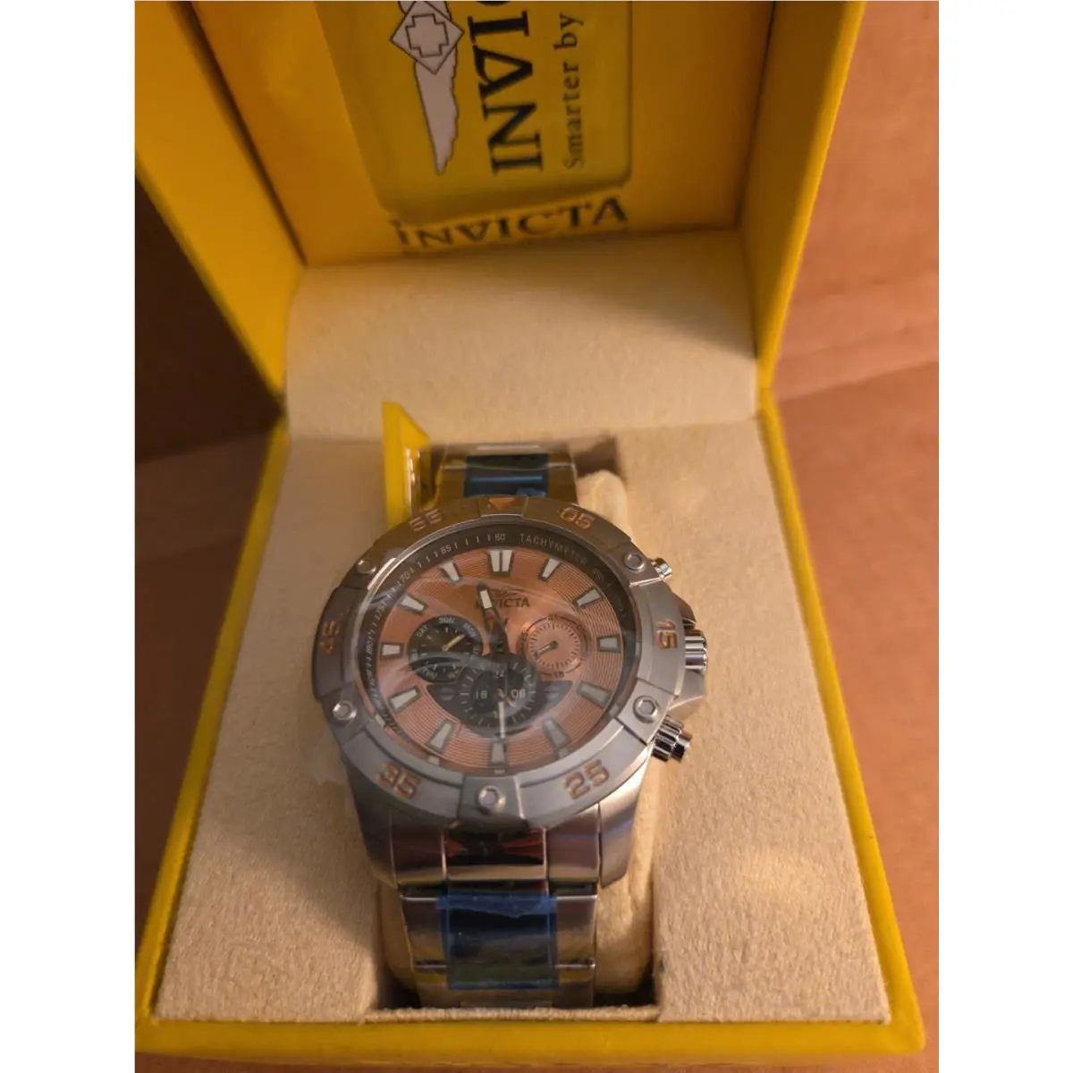 Invicta Pro Diver Scuba 23494. 48mm WR 100M Gold