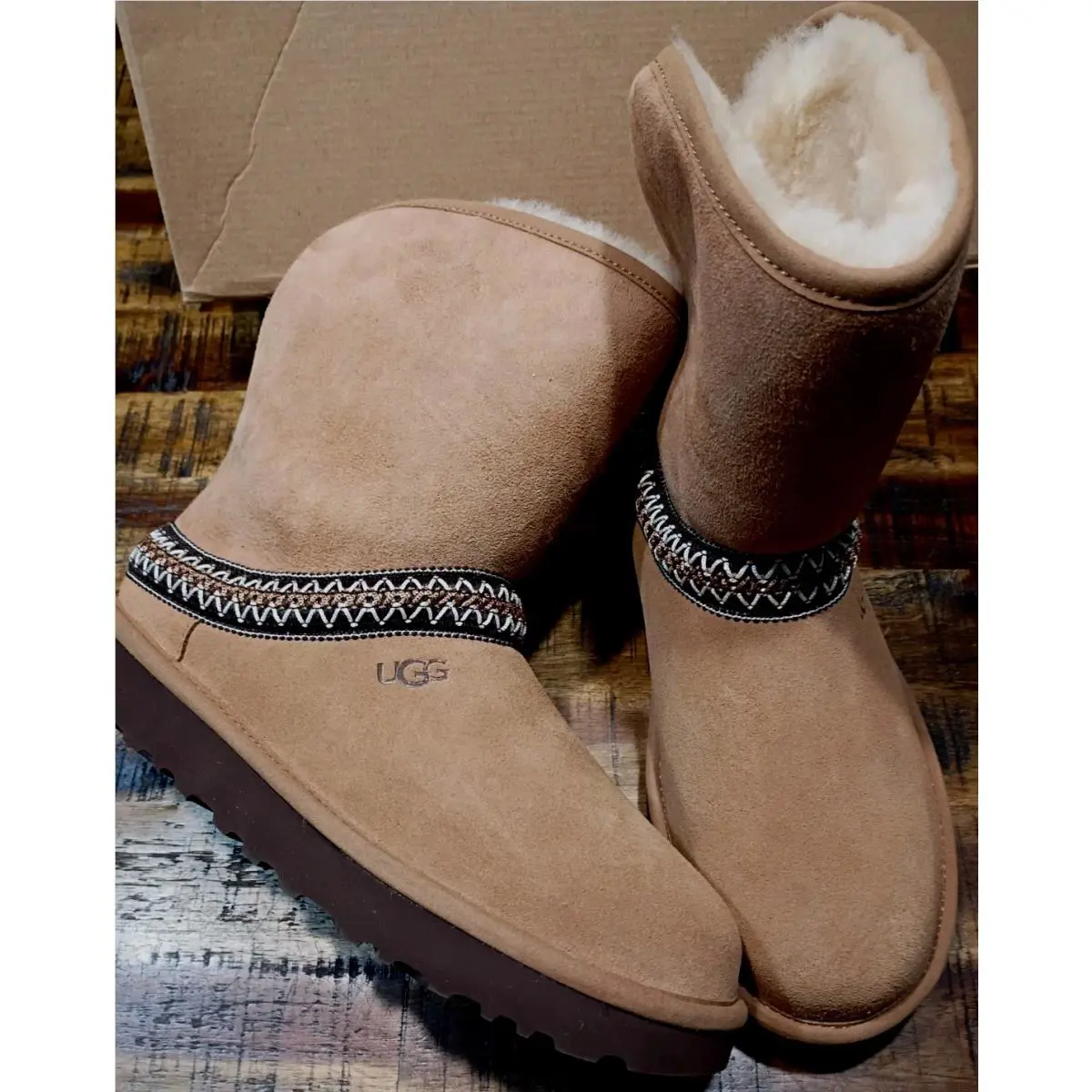 UGG shoes - Classic Short Crescent - Classic Short Crescent - Chestnut 0