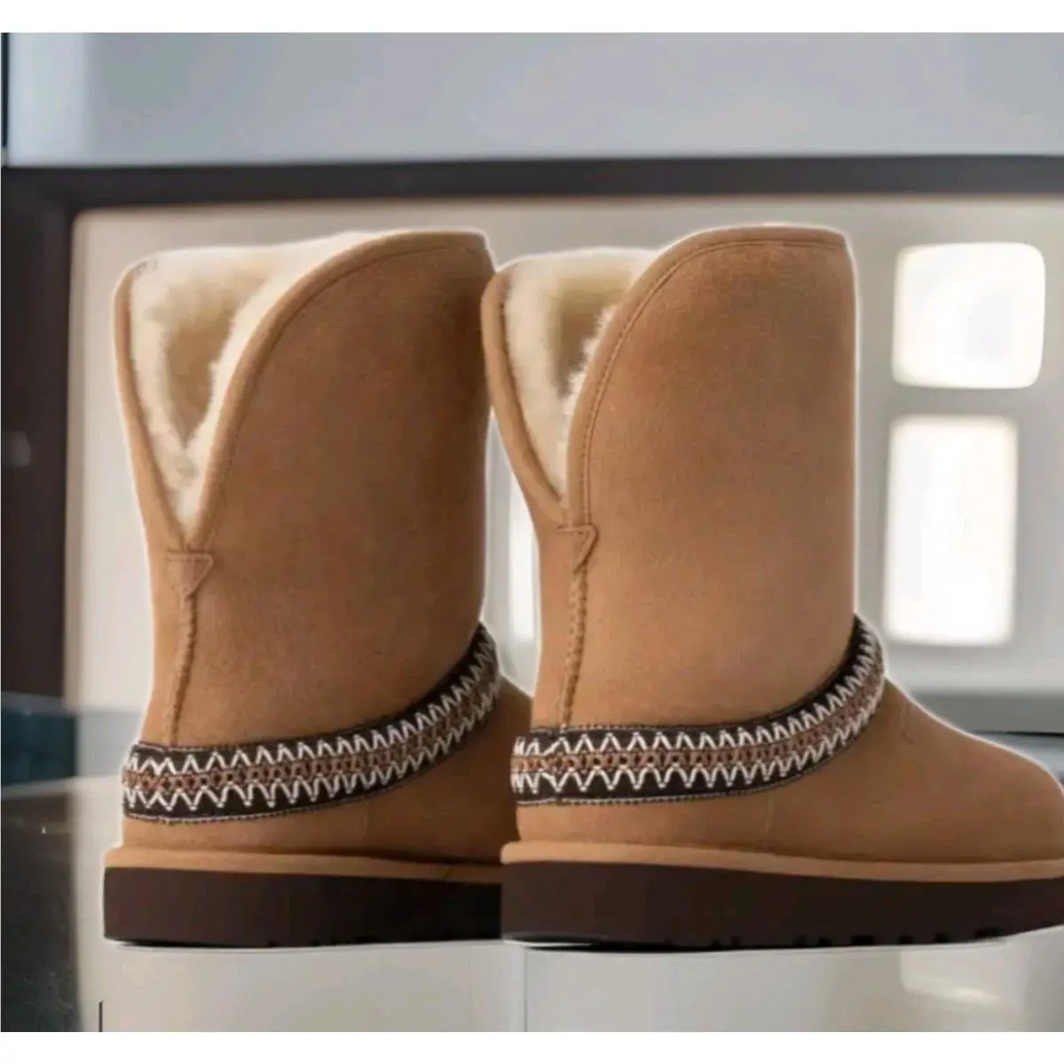 UGG shoes - Classic Short Crescent - Classic Short Crescent - Chestnut 1