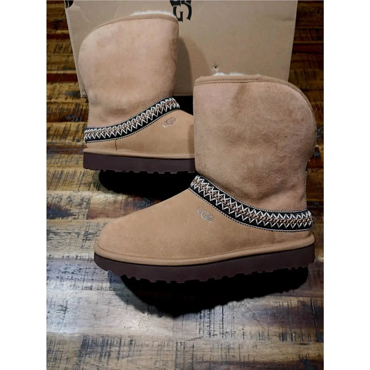 UGG shoes - Classic Short Crescent - Classic Short Crescent - Chestnut 3