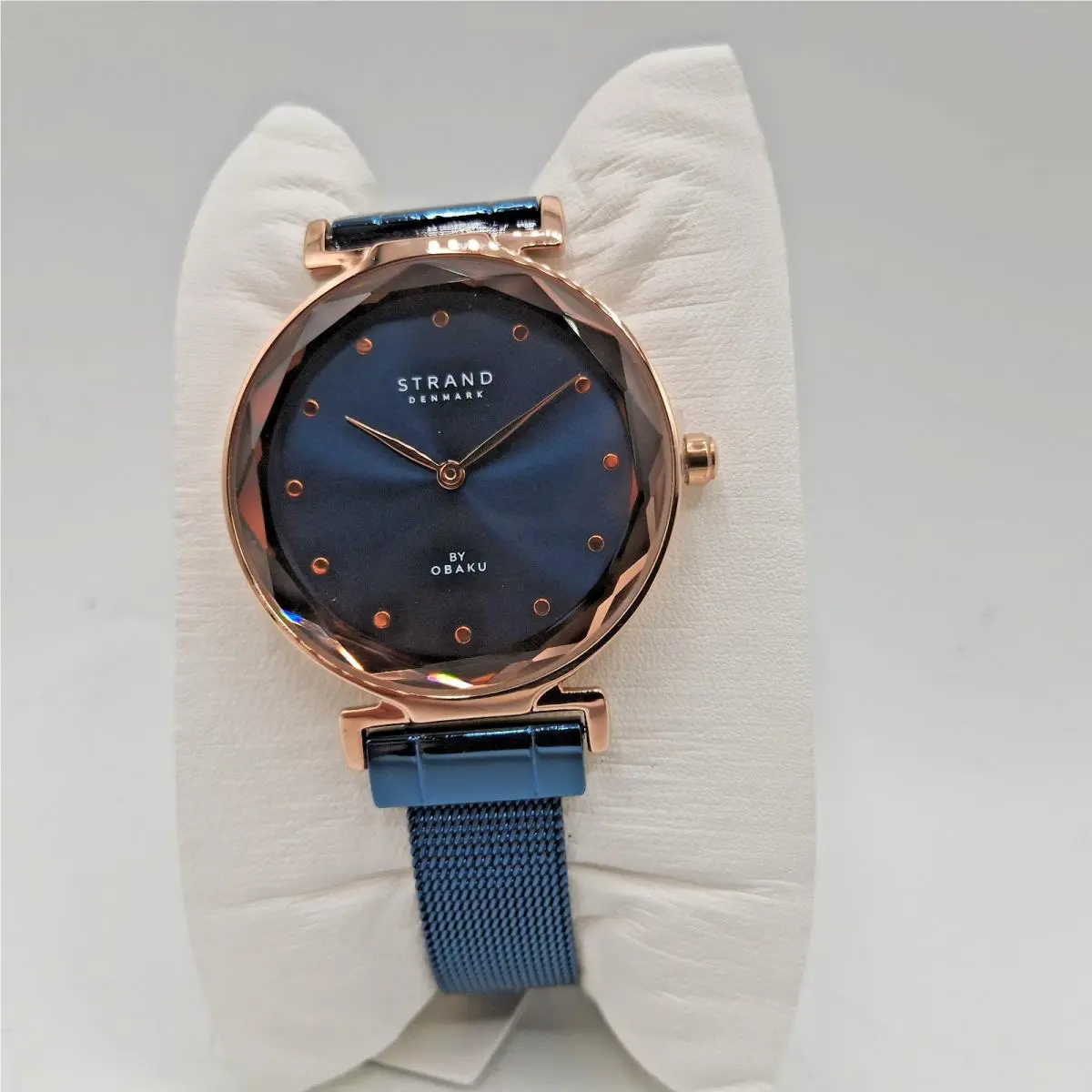 Strand  Guava Ocean Analog Women Watch.blue Sunray Dial a Rose Gold Tone by Obaku