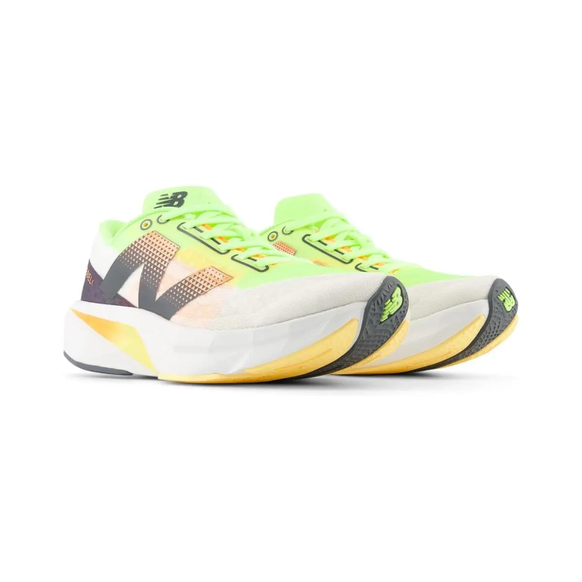 New Balance shoes - New Balance Fuelcell Rebel V4 - white green 1