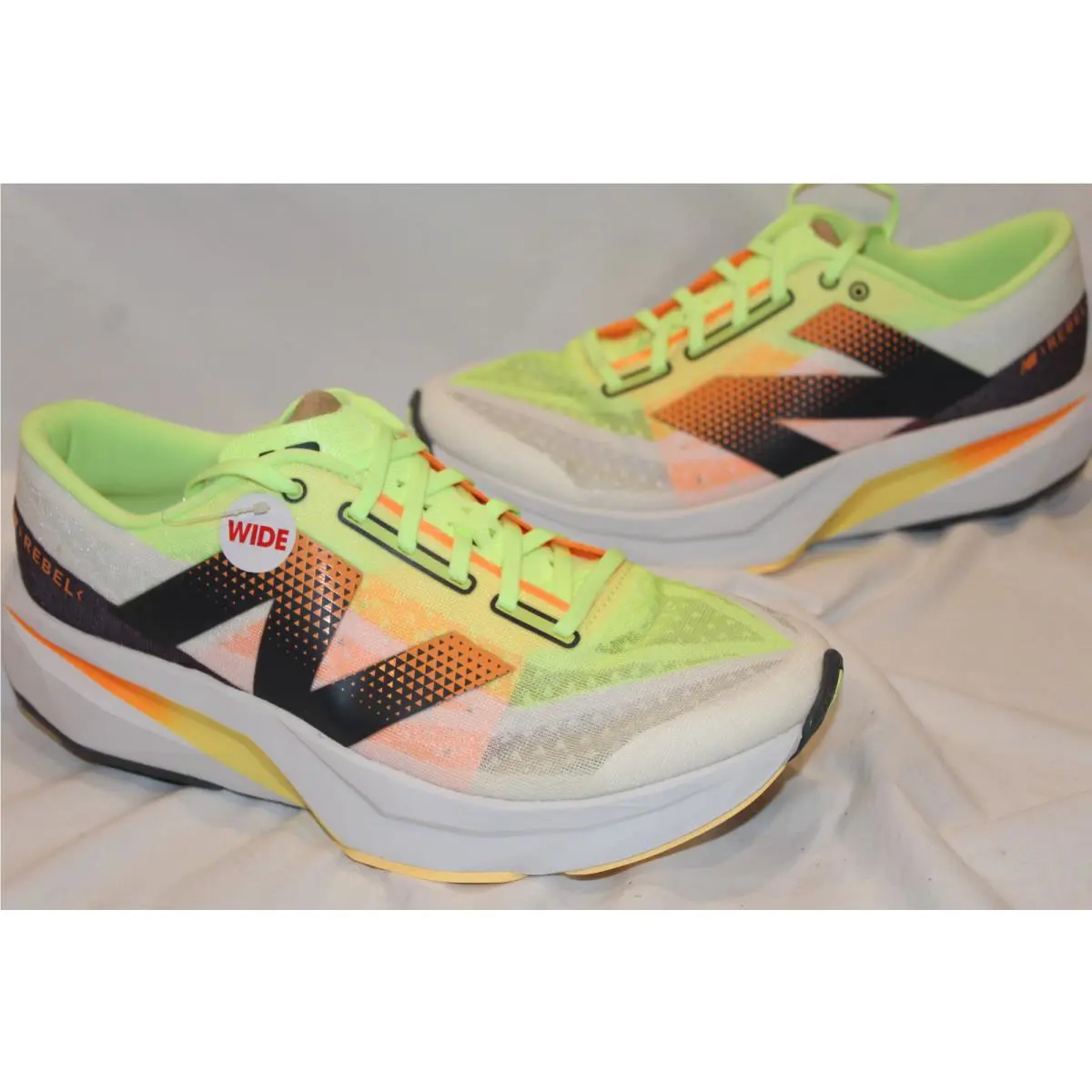New Balance shoes - New Balance Fuelcell Rebel V4 - white green 0