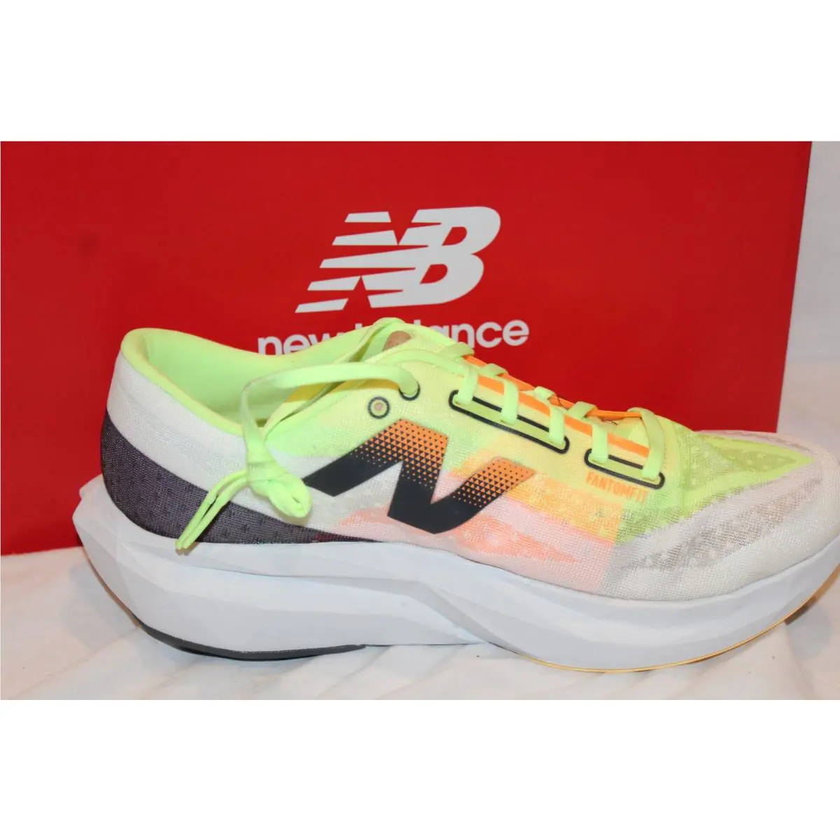 New Balance shoes - New Balance Fuelcell Rebel V4 - white green 7