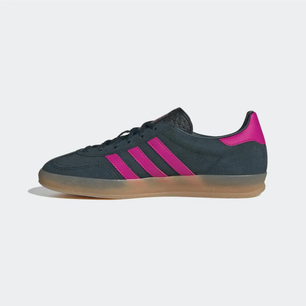 Adidas shoes - AURIVY/SHOPNK/GUM3