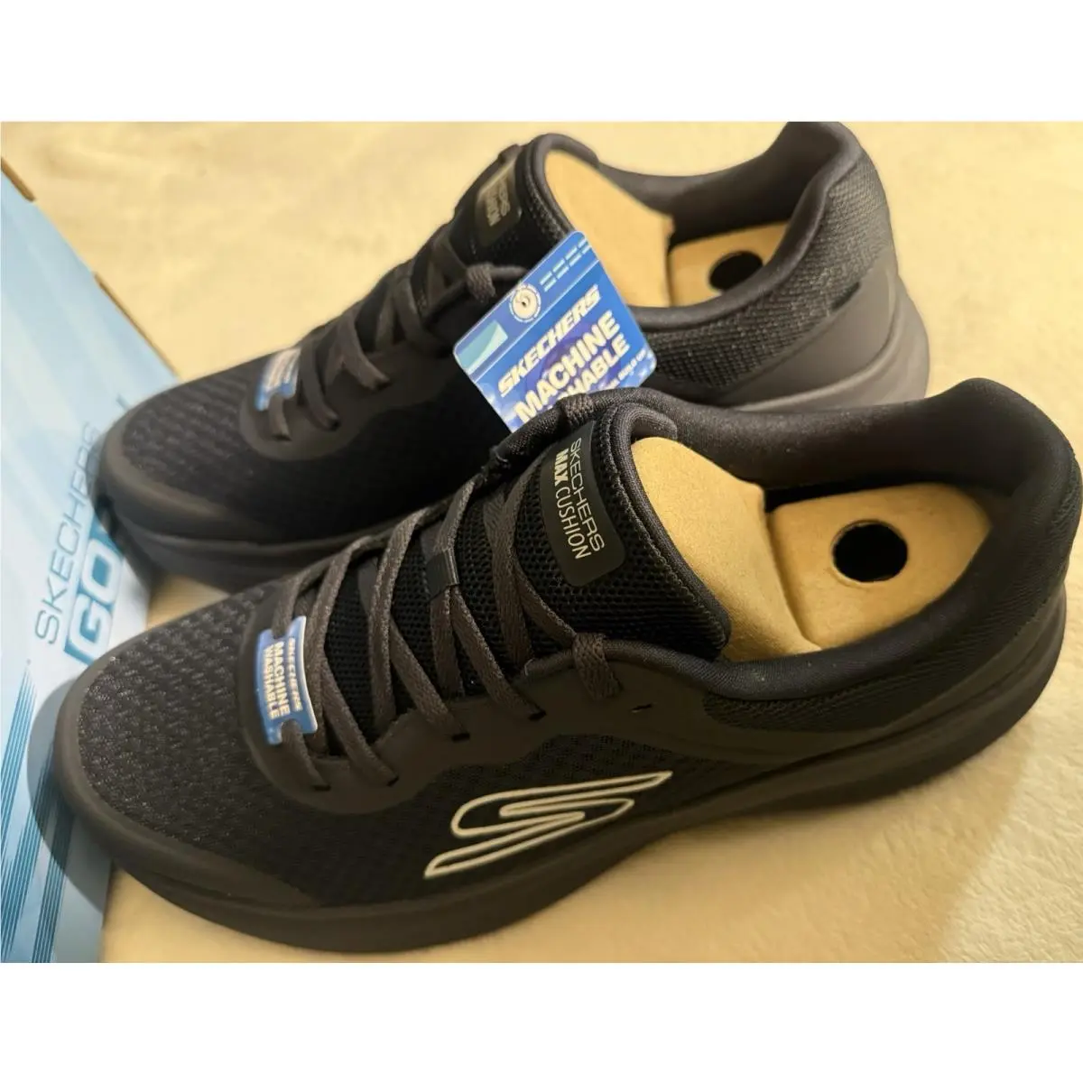 Men`s Max Cushioning Endeavour 220613WW Size 12 Running Shoes by Skechers