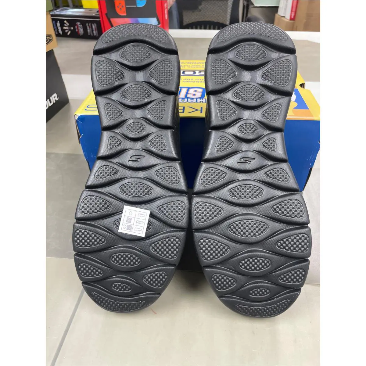 Skechers shoes - Black (UPC: 197627450865) 1