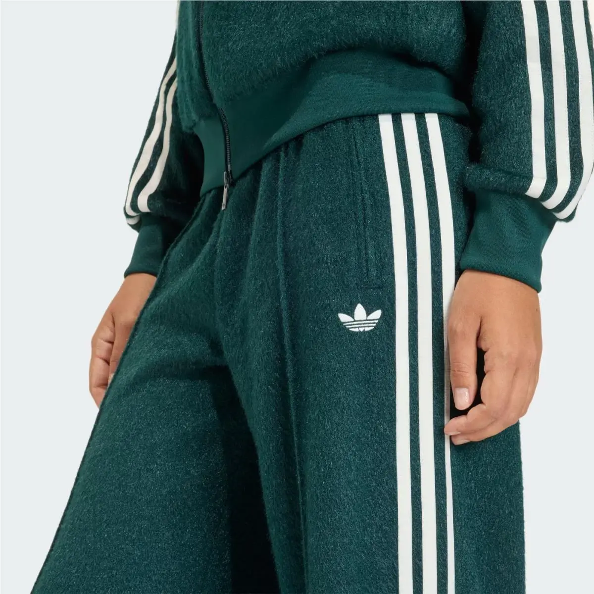 Adidas clothing - KS7806 - KS7806 - Aurora Ivy 0