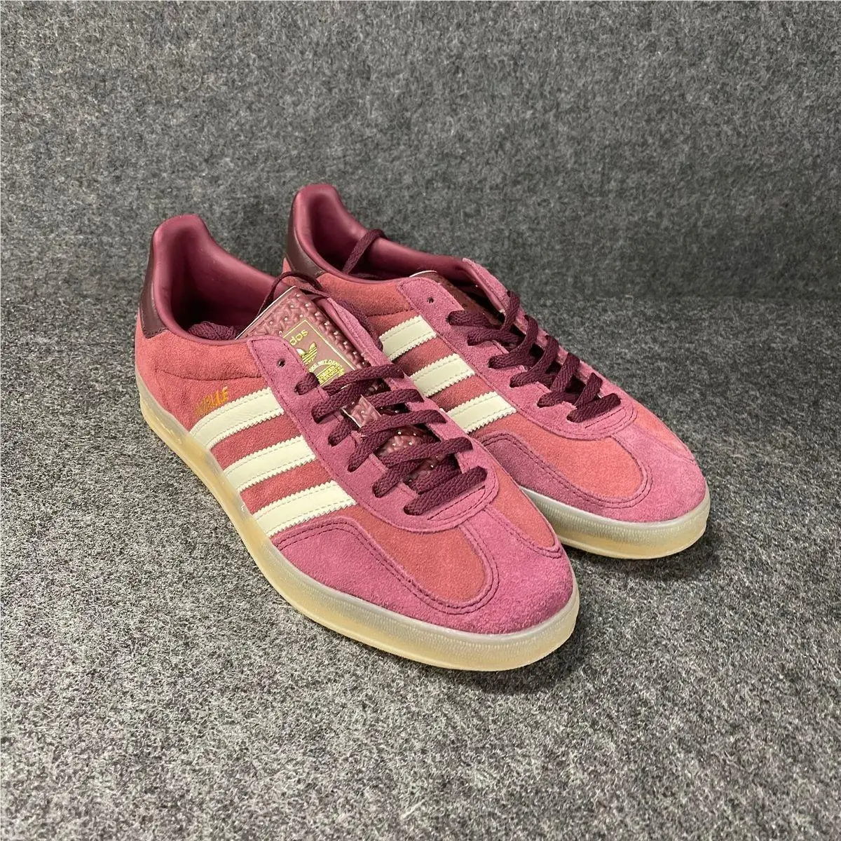 Adidas Gazelle Indoor Shoes Women`s Size US 9.5 Red/white HQ2661
