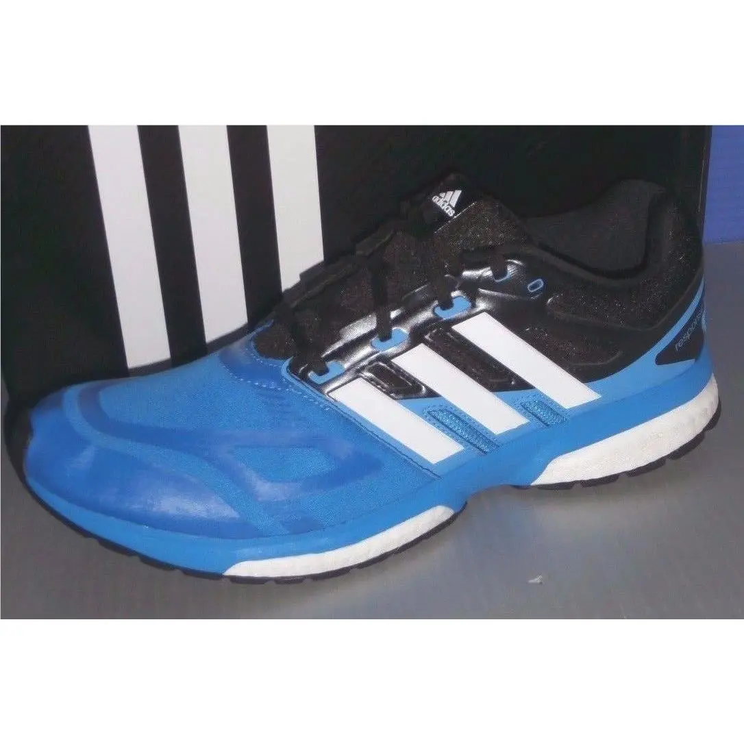 Mens Adidas Response Boost Techfit M in Colors Blue / White / Black Size 8