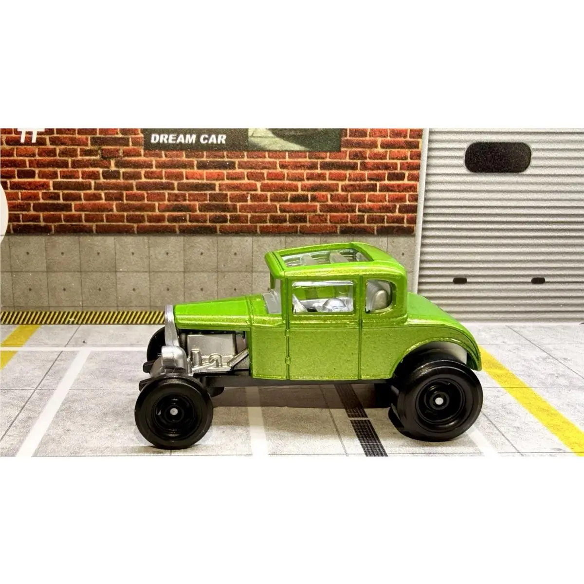 Hot Wheels Custom Made Lime Green Ford Model A Custom `31 Diecast
