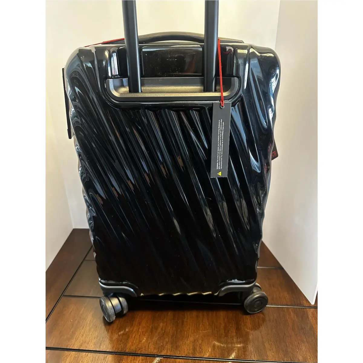 Tumi 19 Degrees International Expand 4 Wheel Carry-on Black Hard Lightweight