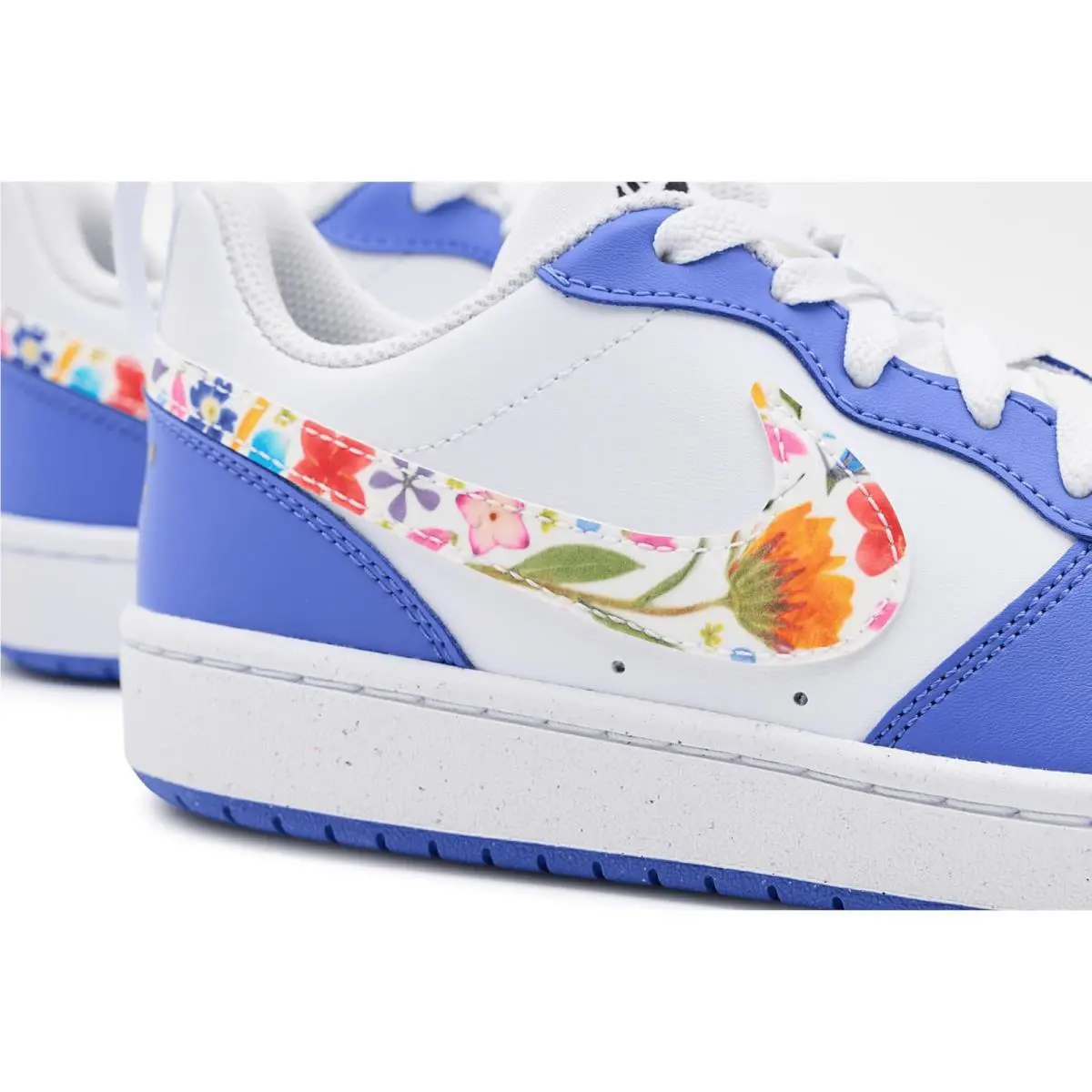 Nike shoes - White/White/Sapphire/Black 4
