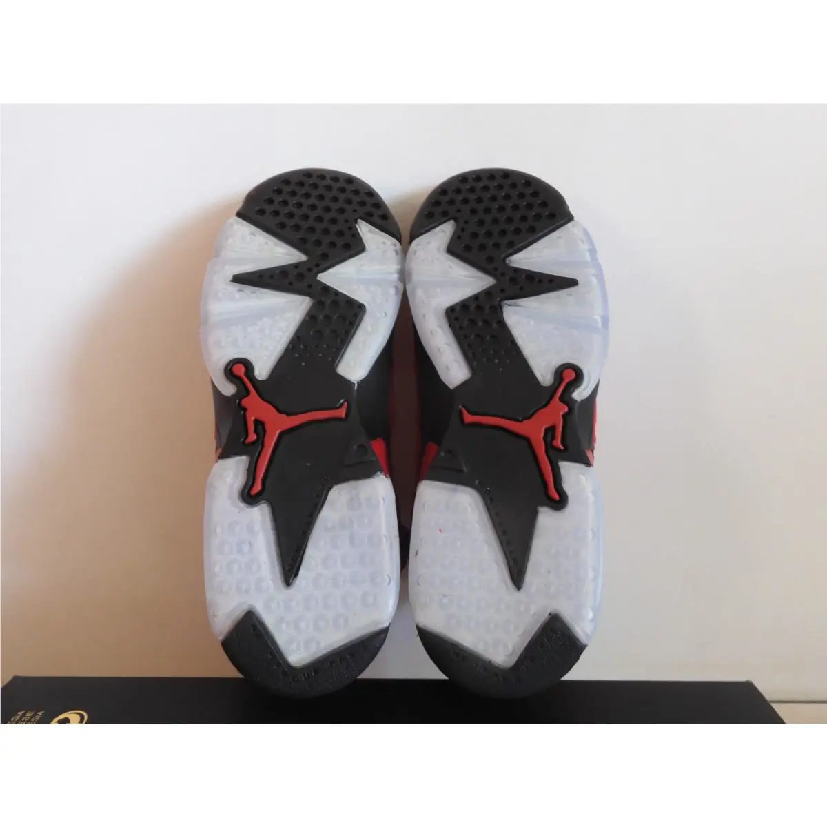 Nike shoes - Air Jordan 6 - Air - 384665-600 - Red 5