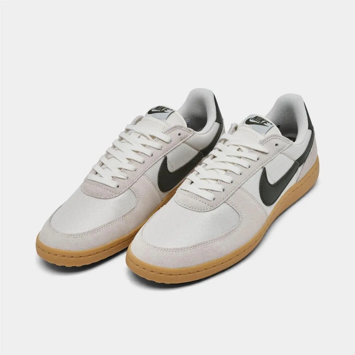 Nike shoes - Pale Ivory/Gum Yellow/Cargo Khaki 6