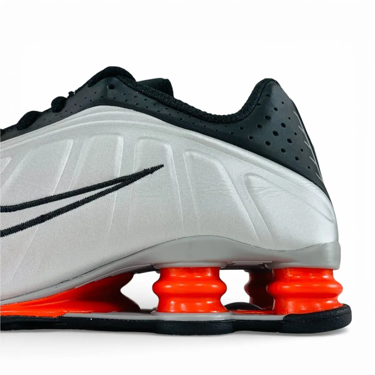 Nike shoes - Nike Shox R4 - Shox - HQ1988-002 - Silver 19