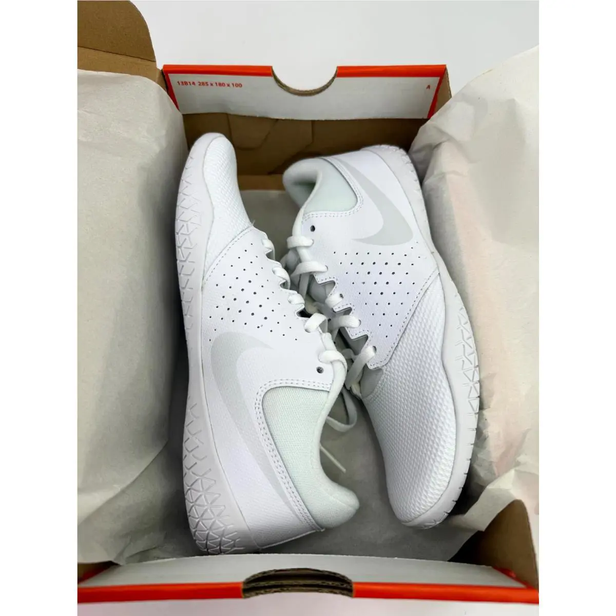 Nike shoes - Nike Cheer Sideline - Cheer Sideline - 943790-100 - White 3