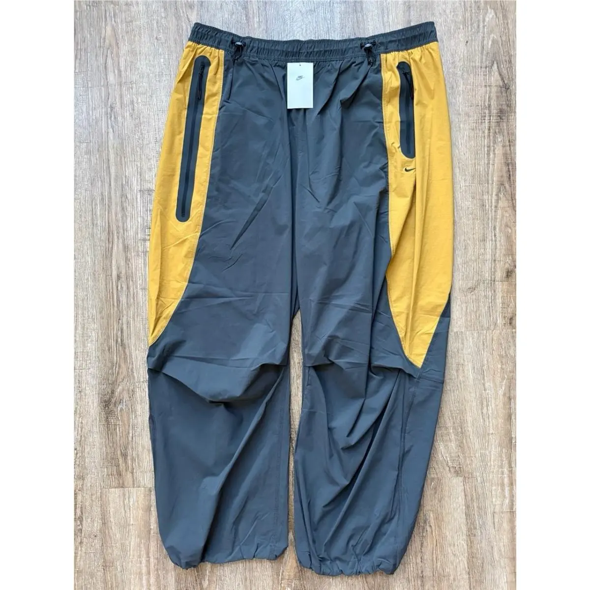 Nike Tech Woven Oversized Stacked Pants Mustard Grey Men’s Sz Xxl IH8466-060
