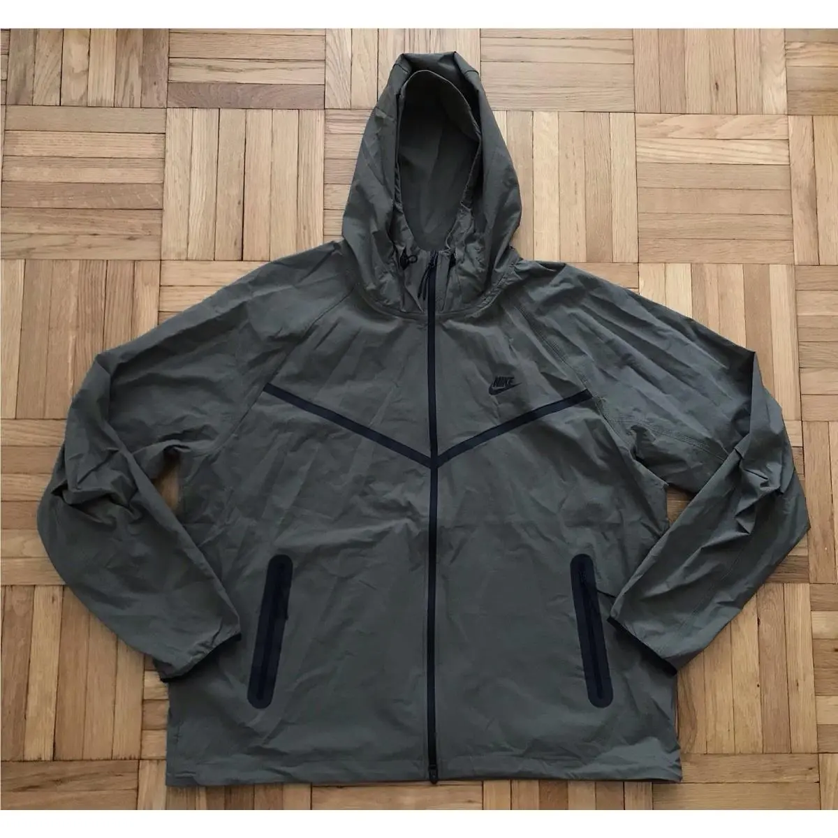 Size XL Mens Nike Tech Dri-fit Woven Windrunner Loose Jacket Green HM7151-223