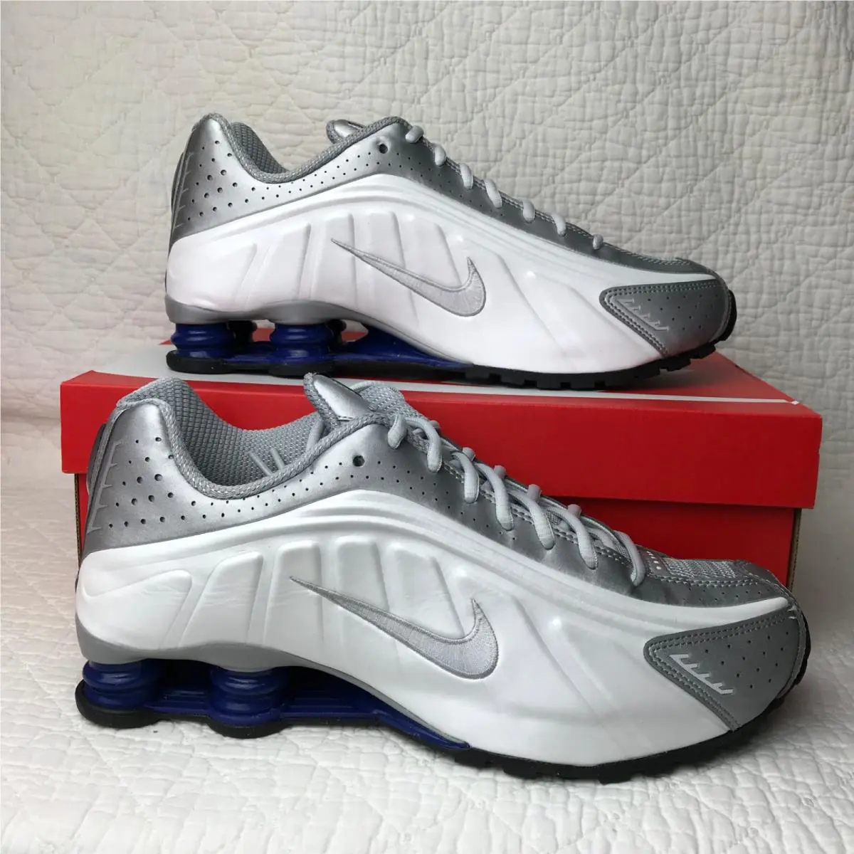Nike shoes - Nike Shox R4 - Shox - HQ1988-102 - White 1