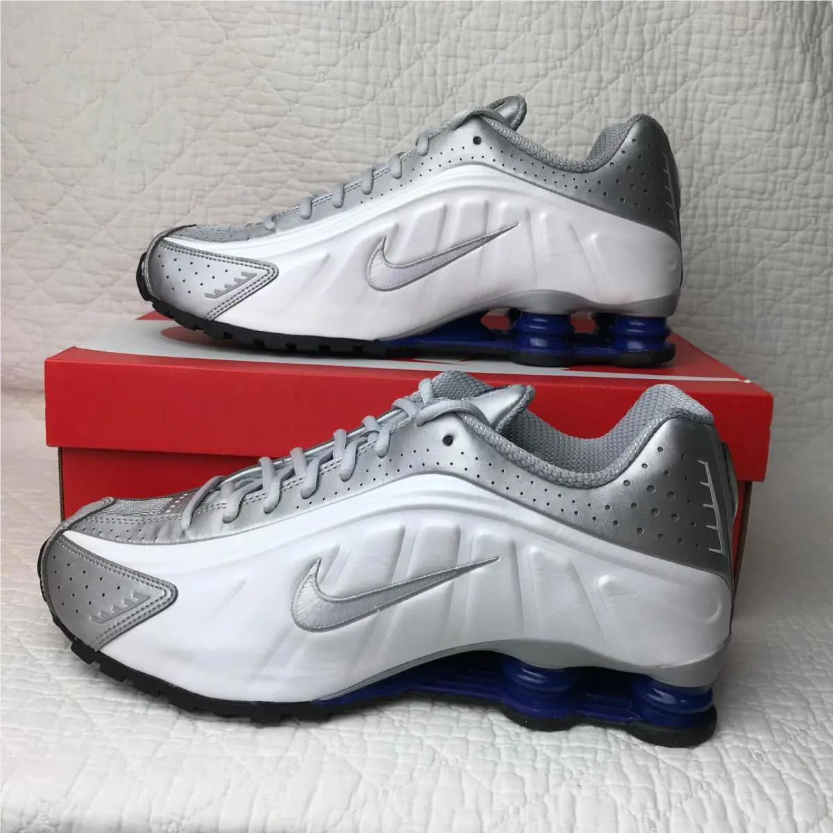 Nike shoes - Nike Shox R4 - Shox - HQ1988-102 - White 2