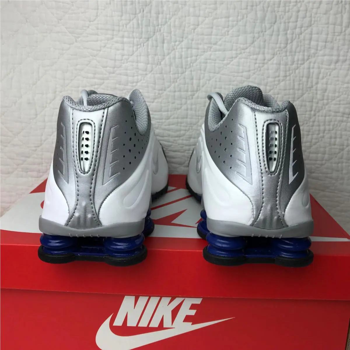 Nike shoes - Nike Shox R4 - Shox - HQ1988-102 - White 5