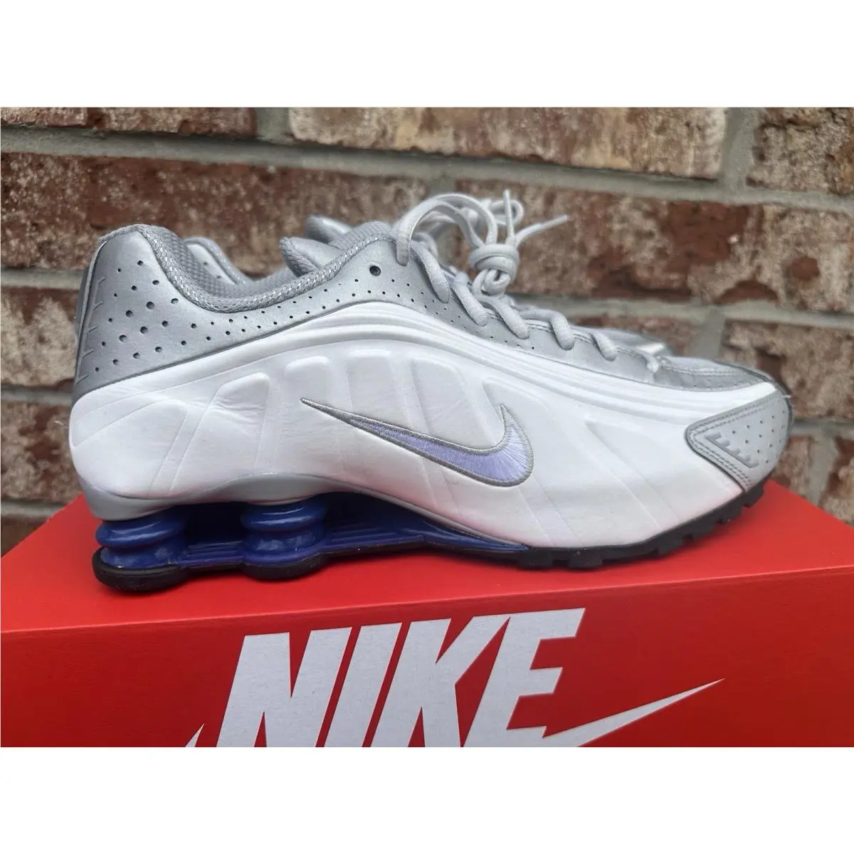 Nike shoes - Nike Shox R4 - Shox - HQ1988-102 - White 1