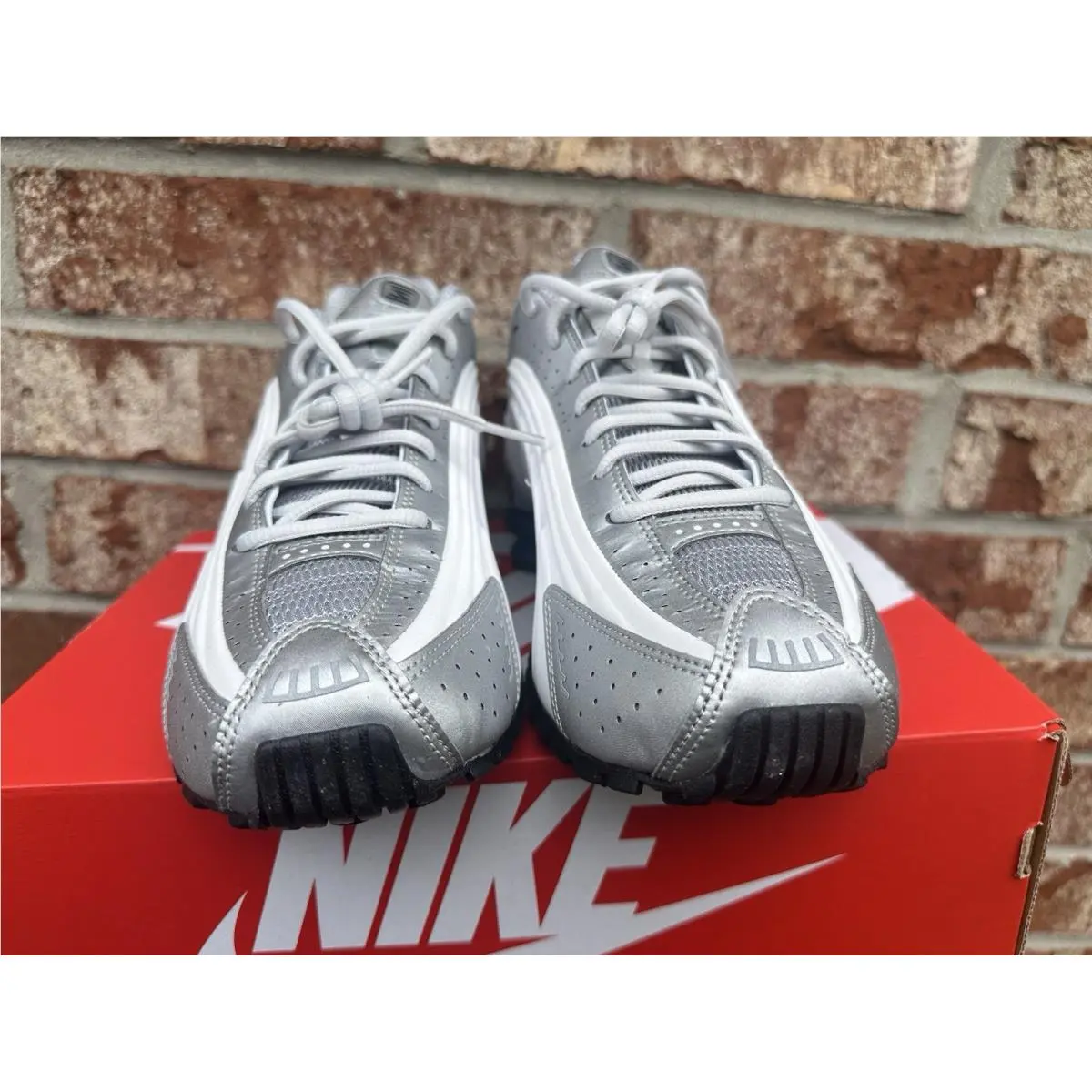 Nike shoes - Nike Shox R4 - Shox - HQ1988-102 - White 3