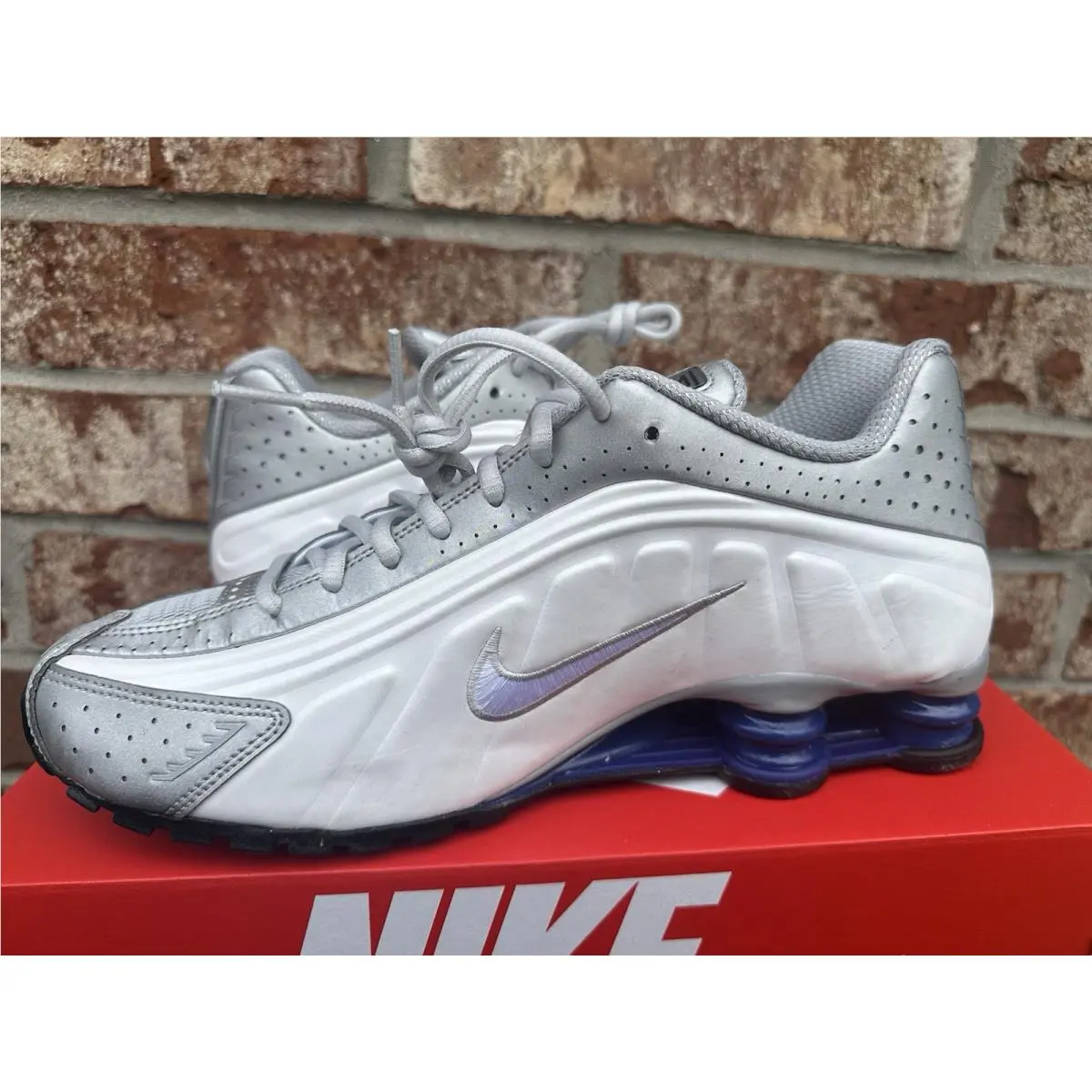 Nike shoes - Nike Shox R4 - Shox - HQ1988-102 - White 4