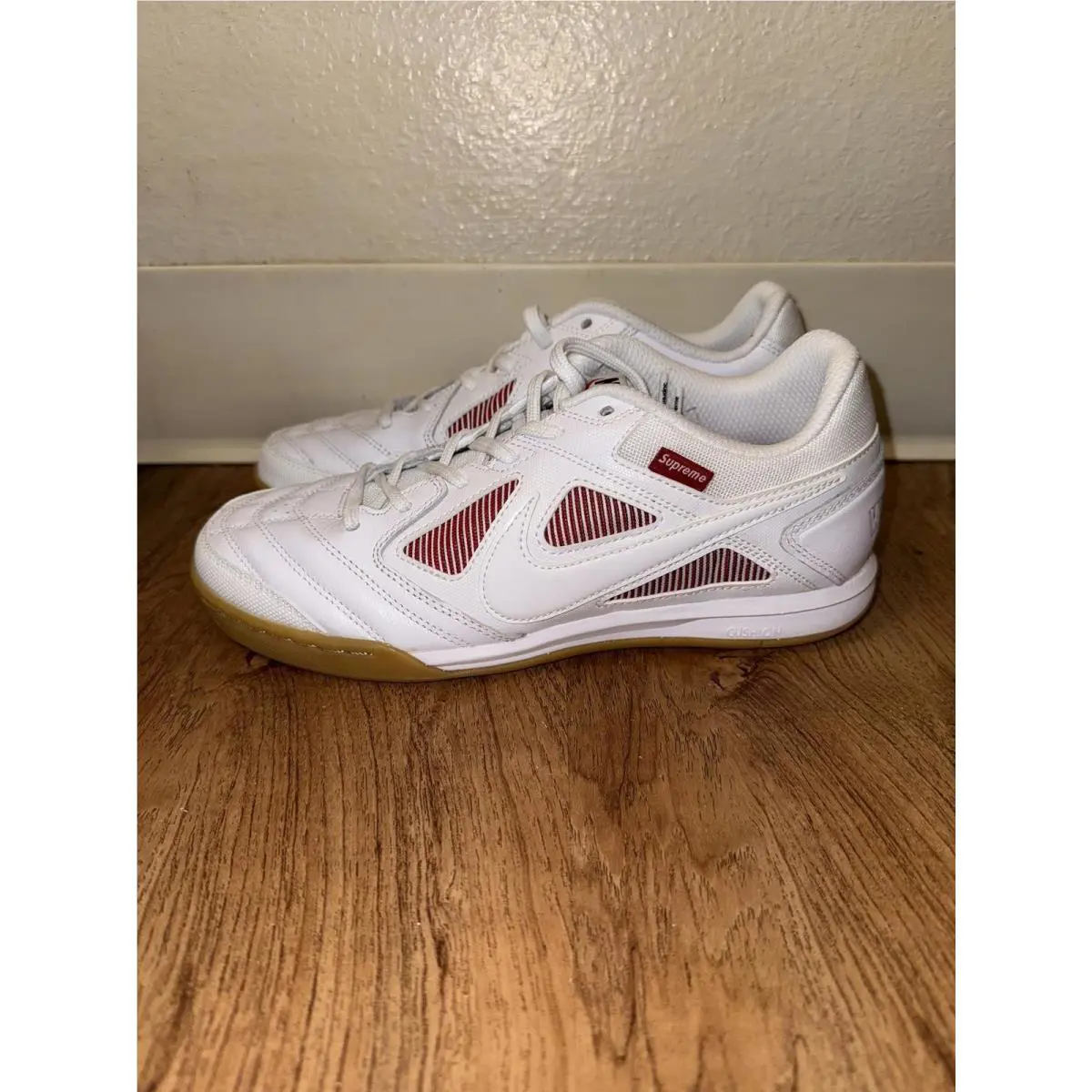 Nike shoes - White 3