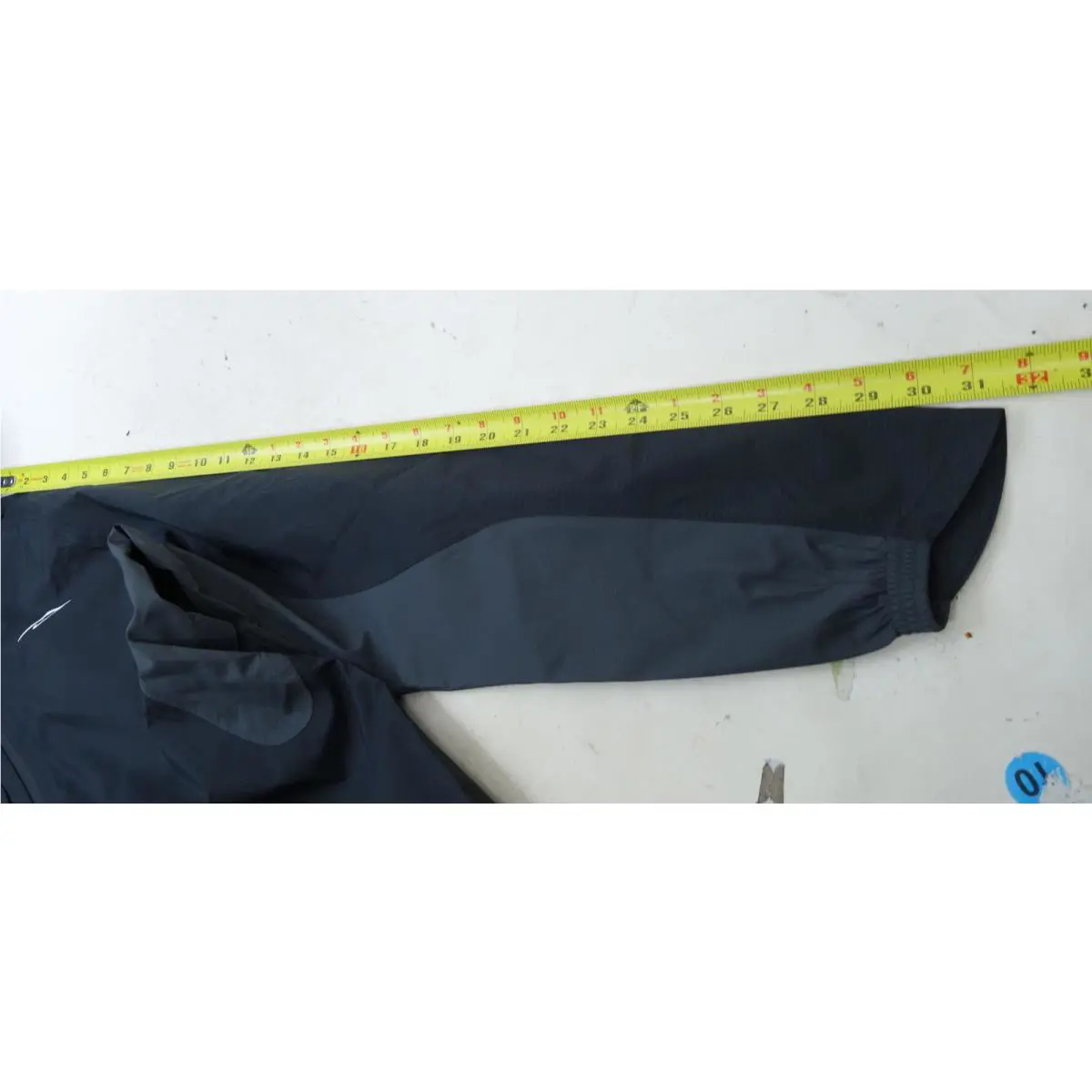 Nike clothing - Nike FZ1084-010 - Black 11