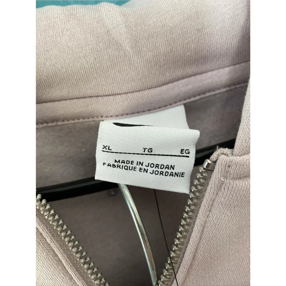 Nike clothing - Lavender (UPC: 196149421032) 0