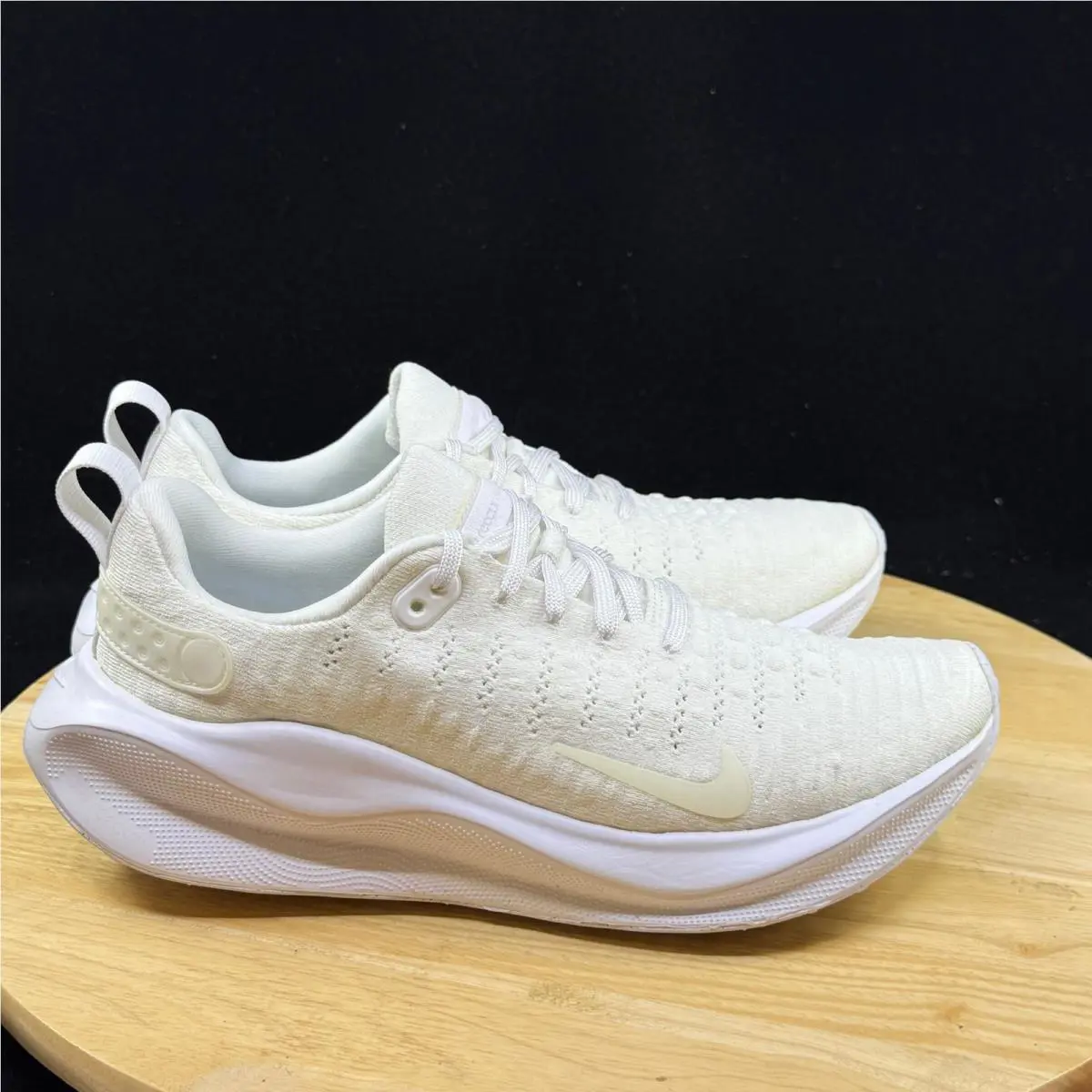 Nike shoes - White 2